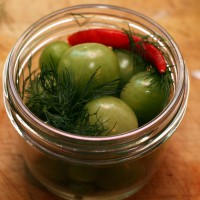 Gogonele picante în saramură. Adaugă un pic de sclipire la murături!