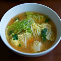 Supă Miso cu tofu și varză chinezească