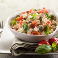 Salată de orez cu legume - colorată și plină de arome