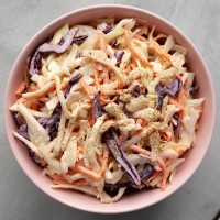 Salată de varză - rețeta rapidă și sănătoasă