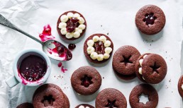 Biscuiti Cu Ciocolata, Menta Si Coacaze Negre