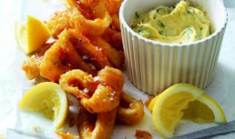 Calamari su sos tartar
