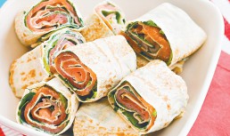 Tortilla wraps cu somon afumat și spanac