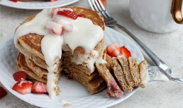 Clătite americane (pancakes) cu sos de mascarpone și vanilie