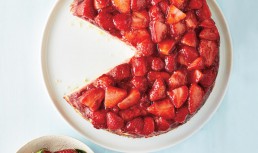 Tort de căpșuni "răsturnat"