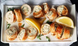 Ruladă de pui cu brânză feta