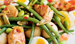 Salata De Somon Cu Scoici, Fasole Verde Si Oua De Prepelita
