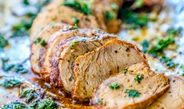 Friptură de porc înăbușită, cu muștar și usturoi