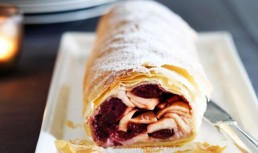 Strudel Cu Mere Si Cirese