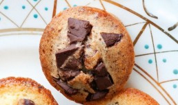Biscuiti Pentru Cafea Cu Alune Si Ciocolata Neagra