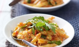 Penne Cu Rosii, Busuioc Si Mozzarella