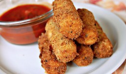 Mozzarella sticks - crocante la exterior și cremoase la interior