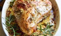 Piept de curcan cu ierburi aromatice