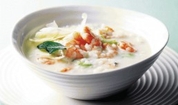 Supa de risotto cu creveti si parmezan