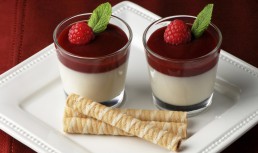 Mousse de ciocolată albă cu fructe de pădure