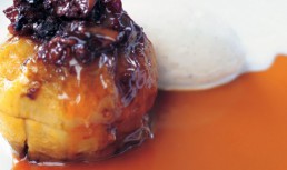 Mere Coapte Cu Sos Caramel