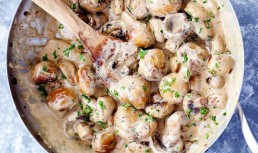 Ciuperci cu sos de smântână și parmezan