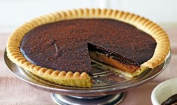Tarta Cu Ciocolata Si Caramel Sarat