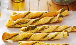 Sărățele cu pesto și usturoi