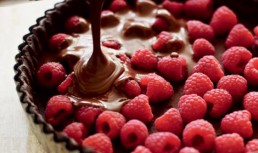 Tarta Cu Ciocolata Si Zmeura