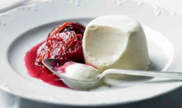 Parfait de miere cu prune posate in vin