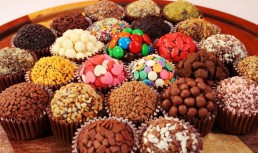 Trufe de ciocolată făcute acasă (Brigadeiros)