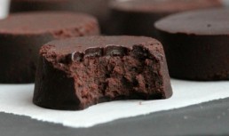 Ciocolata neagra de casa, cea mai sanatoasa varianta