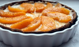 Tarta de piersici cu miere