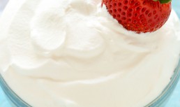 Frișcă de casă din smântână dulce
