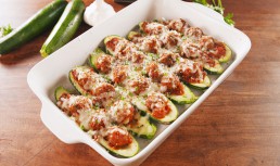 Bărcuțe din dovlecei cu chifteluțe marinate și mozzarella