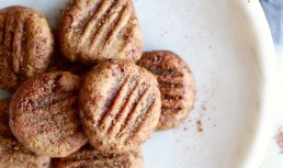 Biscuiți cu banane și unt de arahide
