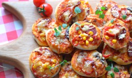 Mini pizza - gustări rapide și delicioase