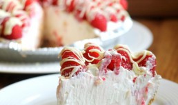 Cheesecake Cu Ciocolata Alba Si Zmeura