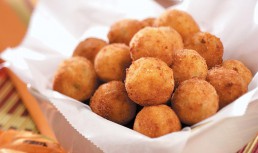Arancini - chifteluțe de orez cu bacon și mozzarella