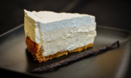 Cheesecake cu mousse de vanilie