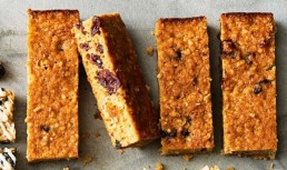 Batoane Cu Afine, Quinoa Si Lamaie