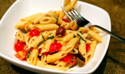 Penne cu măsline și roșii cherry (de post)