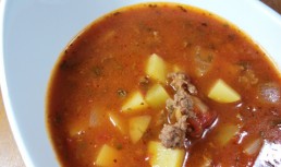 Ciorbă ardelenească de cartofi cu afumătură
