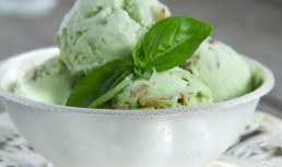 Inghetata de iaurt cu menta