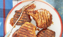 Cotlete de porc glazurate cu whiskey