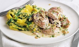 Medalioane De Porc In Sos Marsala Si Mamaliga Cu Spanac