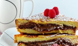 Sandvișuri calde umplute cu Nutella - cel mai dulce mic dejun