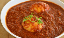 Curry de ouă. O rețetă indiană surprinzătoare și aromată