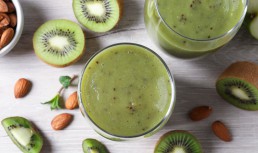 Smoothie cu kiwi și migdale
