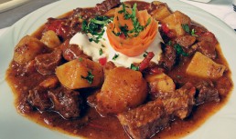 Tocăniță din carne de vițel