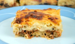 Pastitsio (macaroane cu carne tocată)