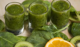 Smoothie cu kiwi și spanac