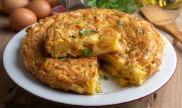 Tortilla spaniolă - rețetă clasică cu cartofi și ouă