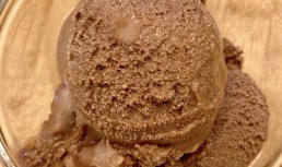 Înghețată delicioasă cu cacao
