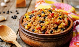 Quinoa cu legume în stil mexican